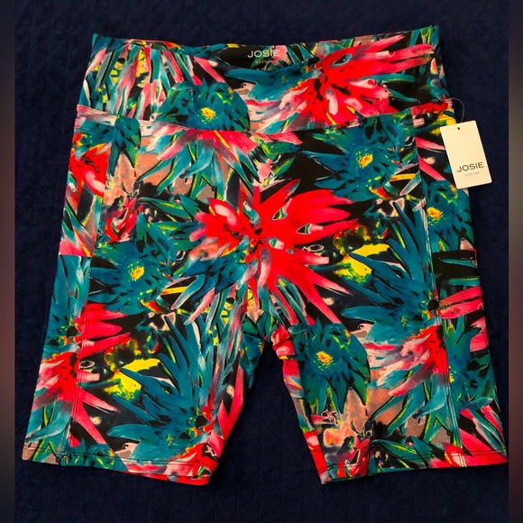 NWT JOSIE NATORI SOLSTICE BIKE SHORTS Sz M in Azalea Trellis Wave Poppy Shorts - Picture 3 of 11